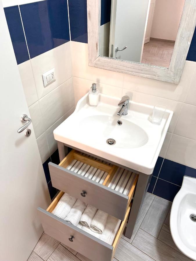 Vico Longo 25 - Ensuit Flat In The Heart Of Appartement