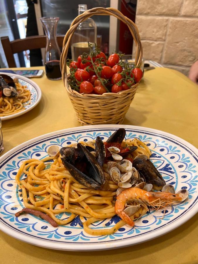 Vico Longo 25 * Nápoles