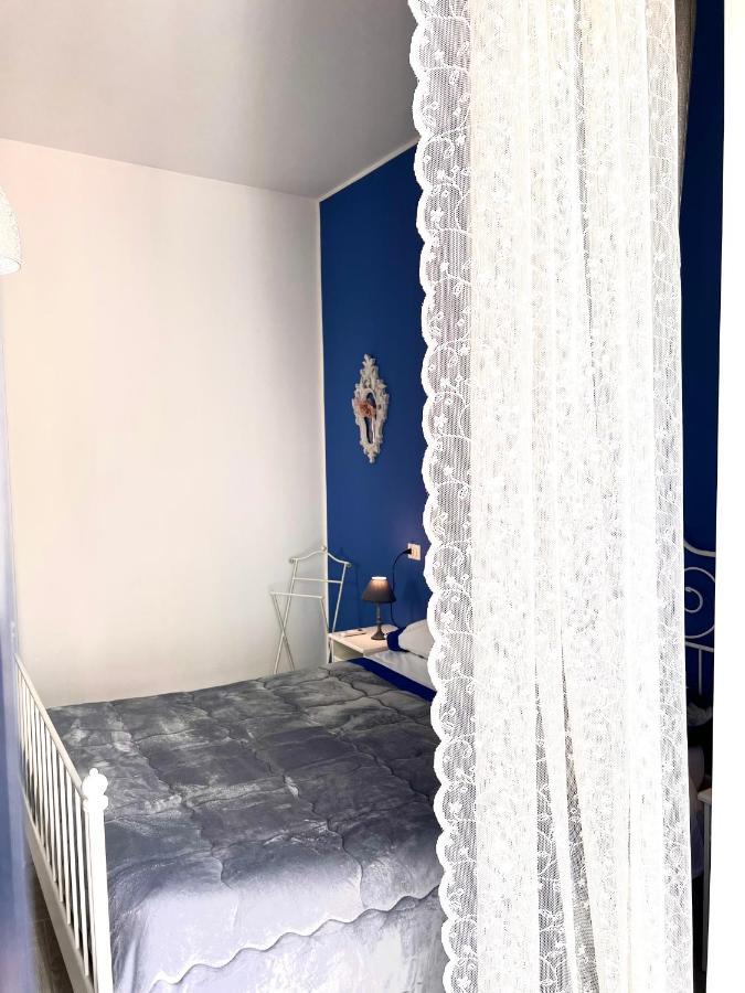 Vico Longo 25 - Ensuit Flat In The Heart Of Napels